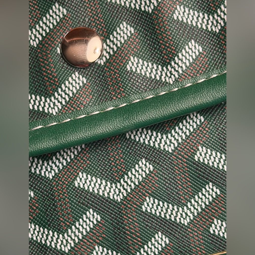 Green Chevron Patterned Women's Fashion Clutch Wristlet NEW - Picture 8 of 8